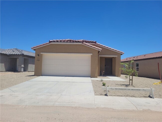 Primary Photo - 2365 Tapatio Dr