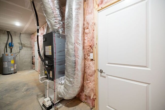 Building Photo - Stunning 4-Bed, 3-Bath Home with 2-Car Garage- ONE MONTH FREE RENT Move-In Special!