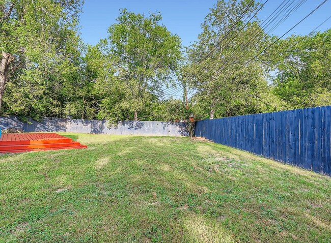 Building Photo - 5402 Chevy Cir