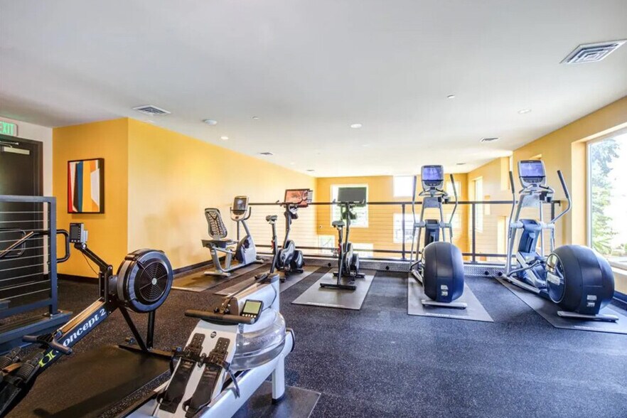 Building Photo - 15566 Northeast 22nd Place-SI FL8-ID617