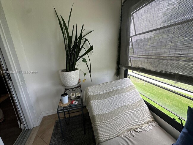 Building Photo - 13550 SW 6th Ct
