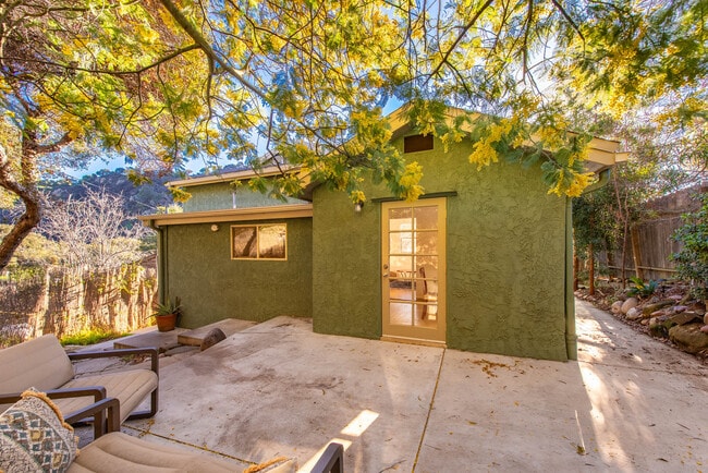 Building Photo - 543 Fernwood Pacific Dr