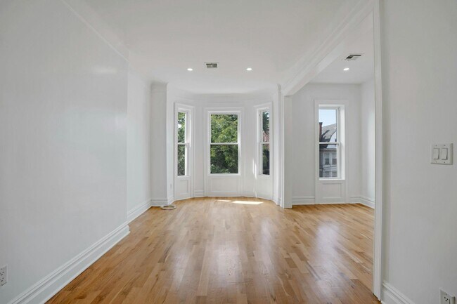 Building Photo - 52 Brinkerhoff St