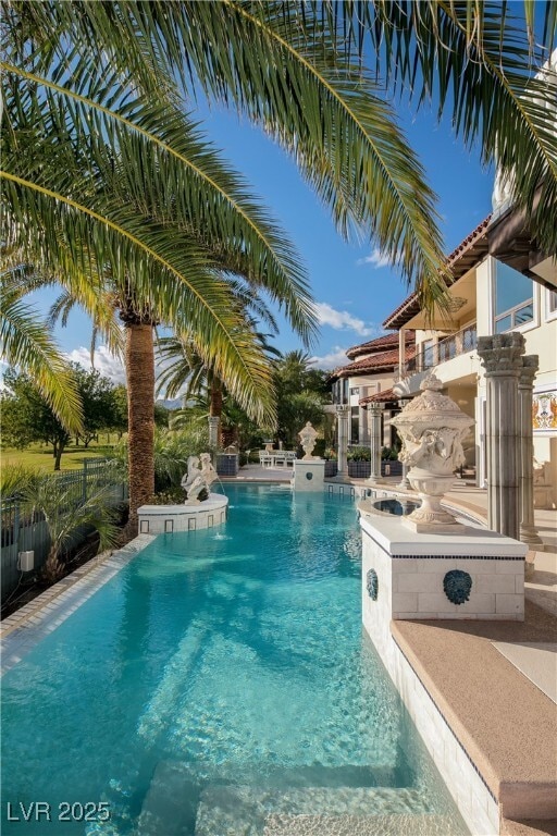 Building Photo - 8801 Palm Greens Ct