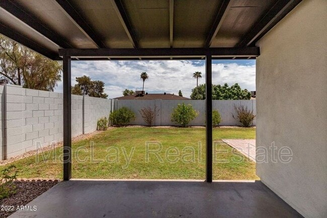 Building Photo - 409 N Arrowhead Dr