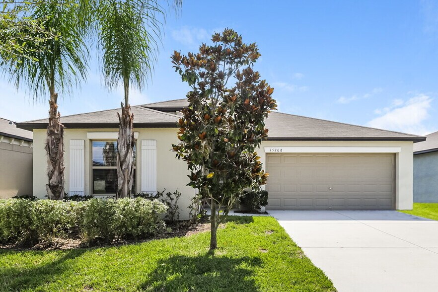Primary Photo - 15708 Charr Island St