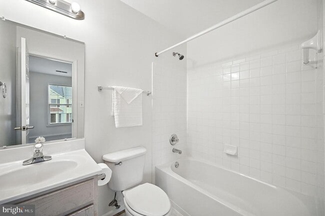 Building Photo - 6949 Banchory Ct