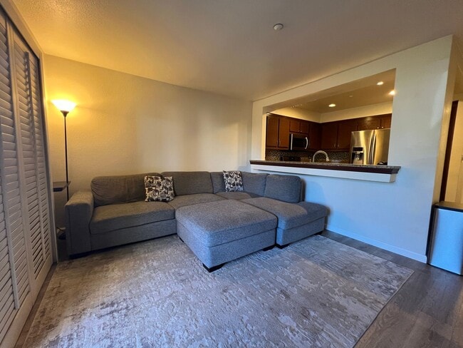 Building Photo - Sharp Contemporary 2 Bedroom 2.5 Bath Two Story Condo in San Jose