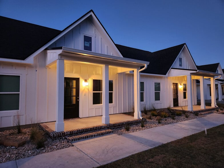 Building Photo - 11732 Old Fannett Rd