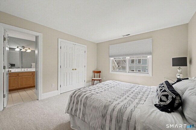 Building Photo - 1 Silvermine Rdg
