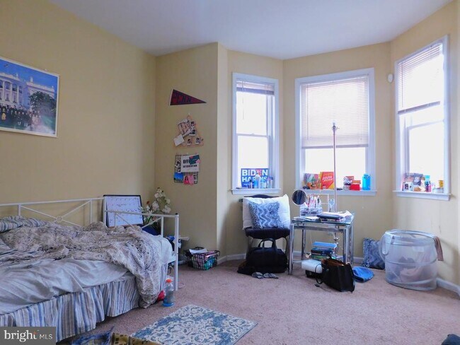 Building Photo - 4447 Sansom St
