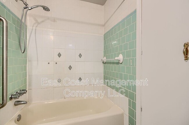 Building Photo - 7818 New Battle Grove Rd