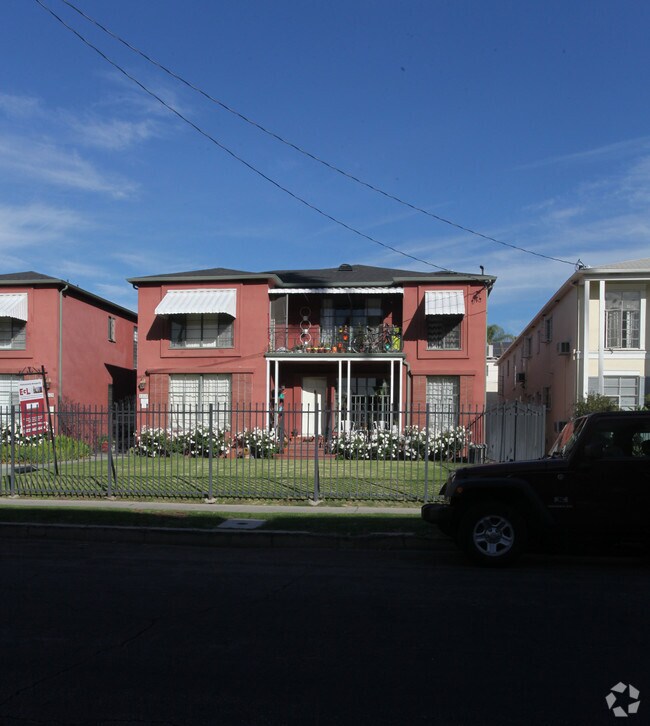 Building Photo - The Russell Avenue Apartments