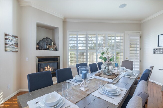 Building Photo - Stunning 4BR House in Santa Rosa