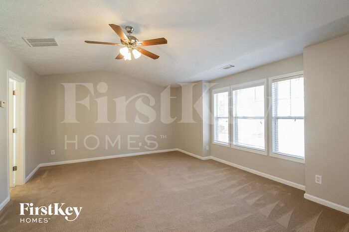 Building Photo - 731 Mountain Laurel Dr