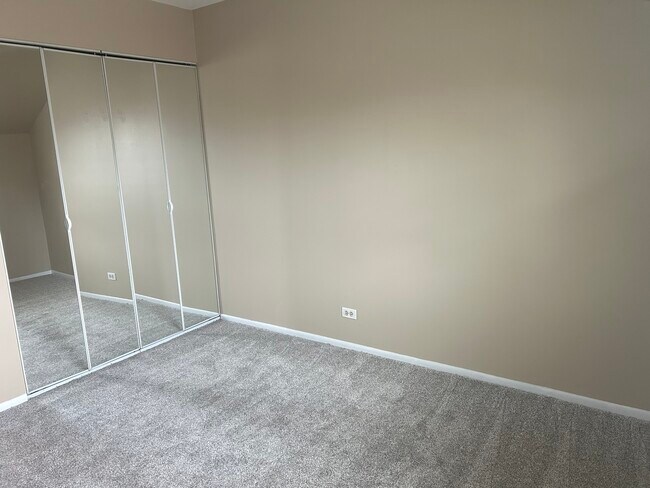 Building Photo - 122 Stirling Ln