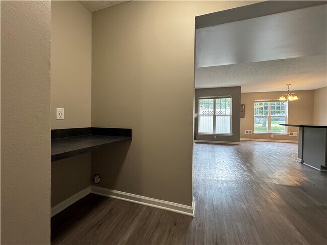 Building Photo - 749 Royal Sunset Dr