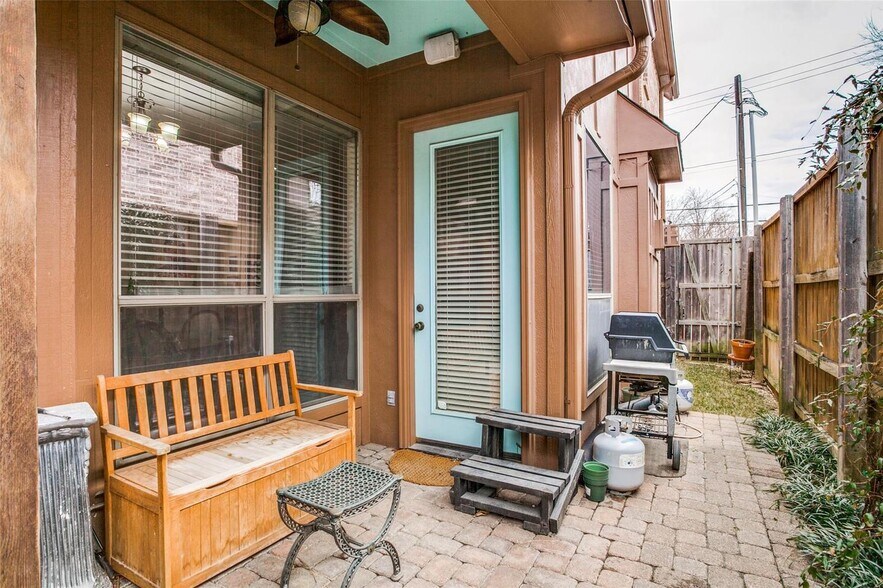 Building Photo - Elegant Central Dallas home 2.5 blocks from Knox-Henderson