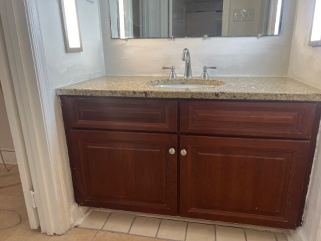 Building Photo - 4801 Oliver St