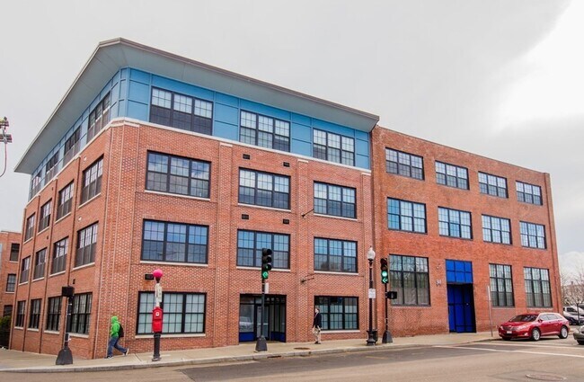 Building Photo - 944 Dorchester Ave