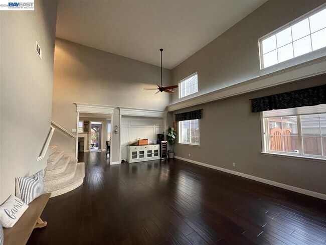 Building Photo - 1154 Mulberry Pl