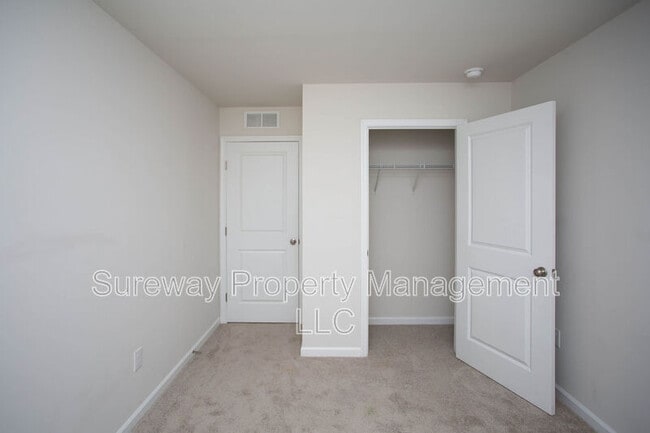 Building Photo - 55 Elliot Ln