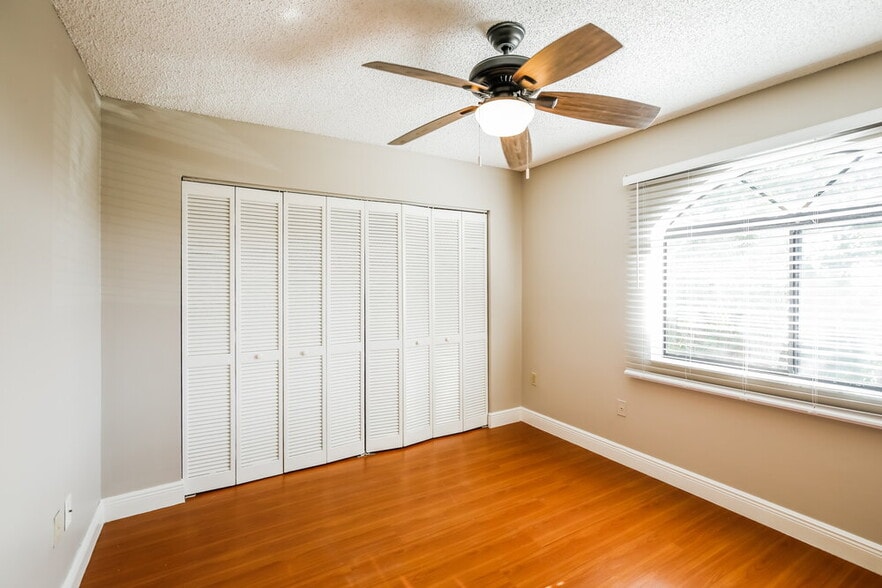 Building Photo - 10445 SW 158th Pl