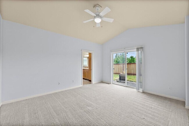 Building Photo - 3 bedroom 2 bath Home for Rent in Yelm!