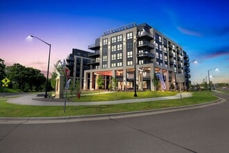 Building Photo - Maison Green