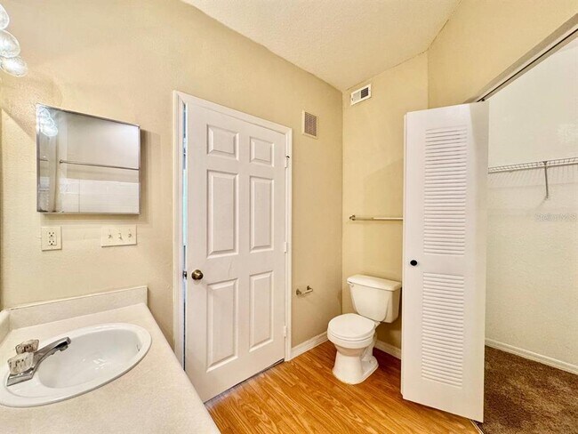 Building Photo - 10440 White Lake Ct