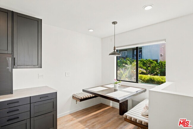 Building Photo - 23 Privateer St