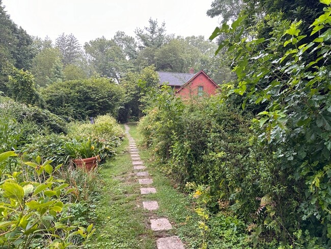 Pathway - 825 Prospect Ave