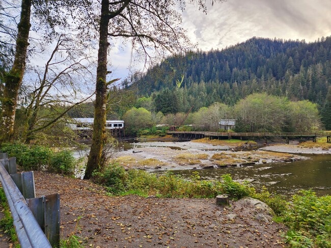 Building Photo - 122 Bear Cove