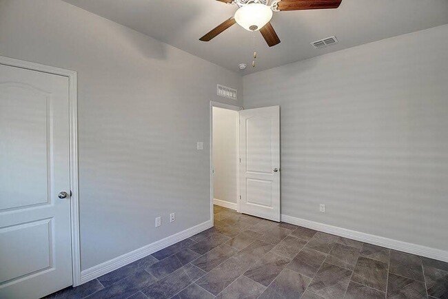 Building Photo - 7522 Sable Creek Dr