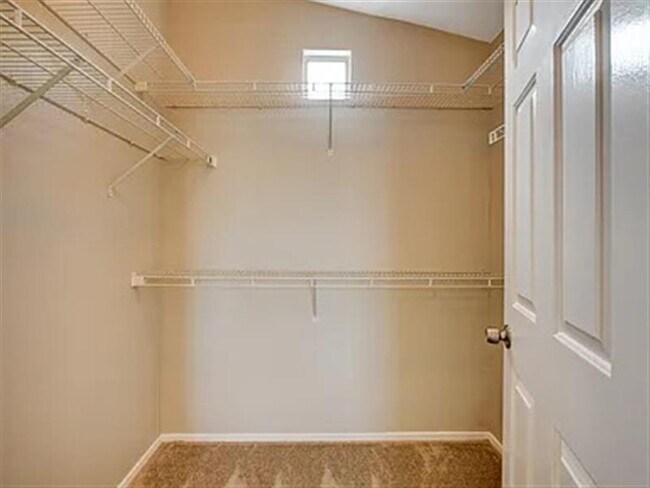 Building Photo - Beautiful single story home