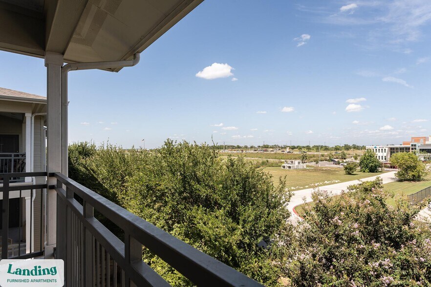 Building Photo - 4300 Cromwell Dr