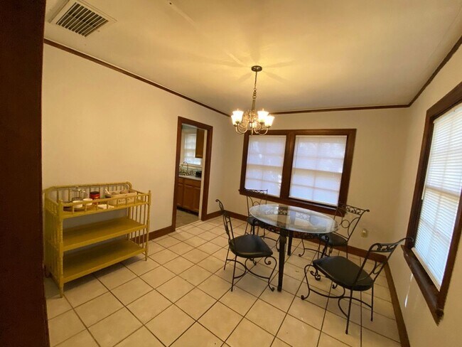 Building Photo - 123