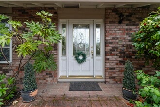 Building Photo - 142 Burgess Ct