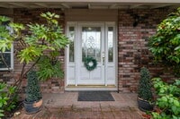 Building Photo - 142 Burgess Ct