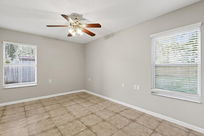 Building Photo - 2126 Center Way