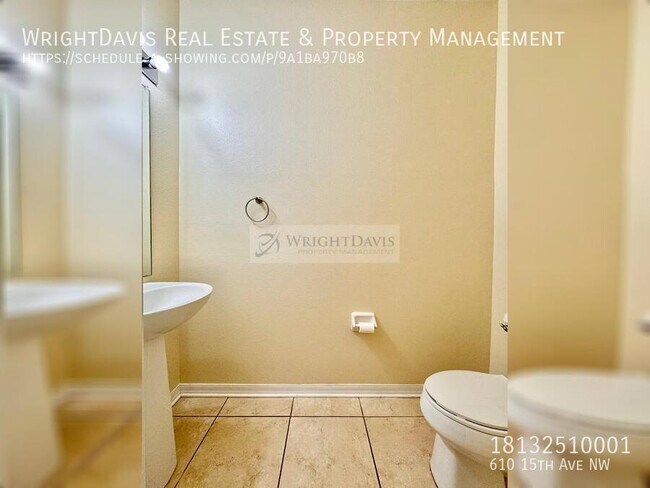 Building Photo - 610 15th Ave NW