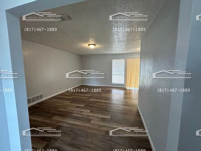 Building Photo - 3/2 Available Now in Fort Worth!