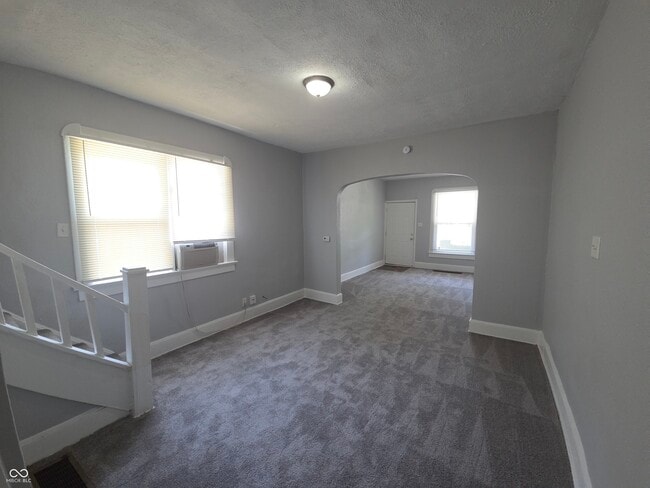 Building Photo - 516 W 28th St