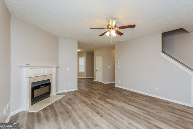 Building Photo - 422 Marsh Lake Rd SE