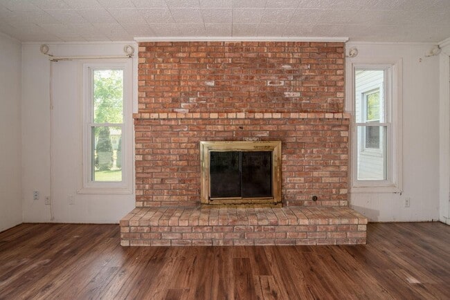 Building Photo - 915 Sheridan Ct