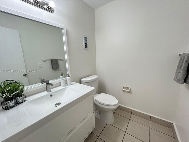 Building Photo - 11047 SW 154th Ct