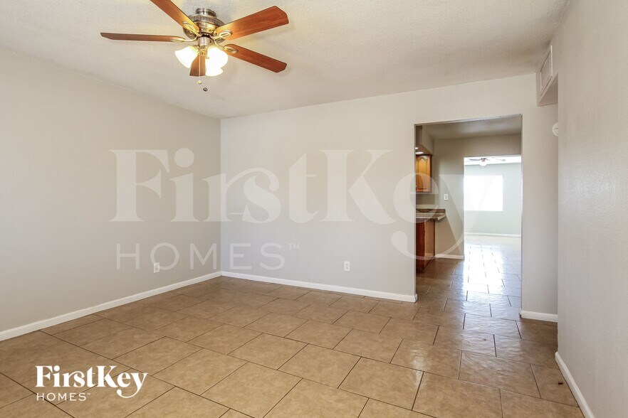 Building Photo - 8707 N 41st Ave