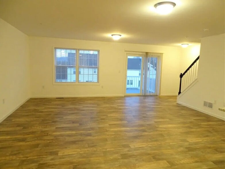 Building Photo - 4 Maize Cir