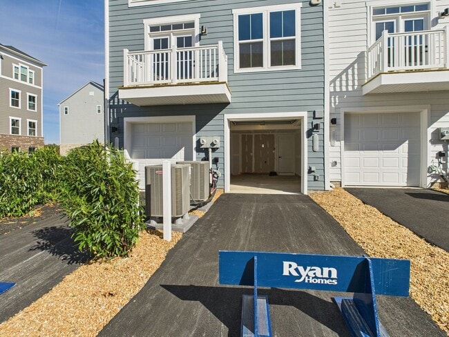 Building Photo - 2802 Calgary Ln