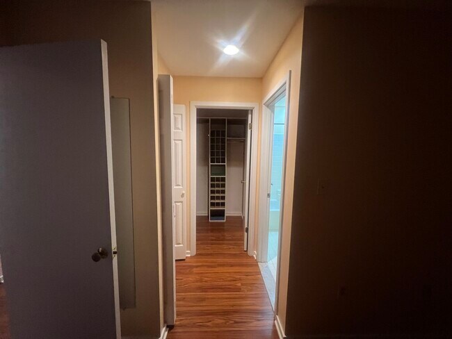 Building Photo - 51 Greenwich Pl